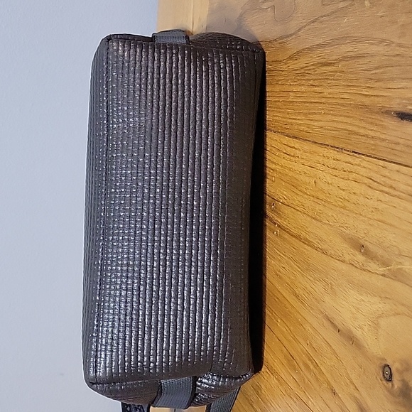 OlovesM geometric black and white Bernie adjustable strap recycled crossbody - Picture 4 of 12